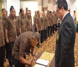 Ketum PP PBSI resmi melantik pengurus PBSI Riau periode 2021-2025 (foto/ist)
